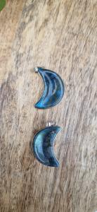 Labradoriet hanger maan