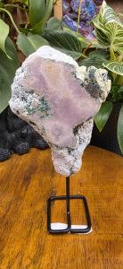 Roze amethist op pin