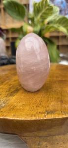 Rozenkwarts sculptuur 2