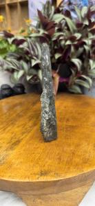 Labradoriet sculptuur half gepolijst